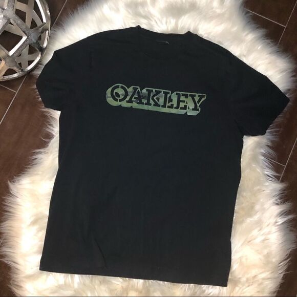 Oakley Camou Short Sleeve tee sz medium - Picture 2 of 8